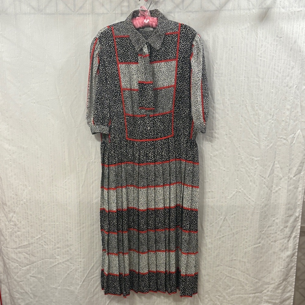 Vintage Printed 1980s Shirt Dress with Neck Tie